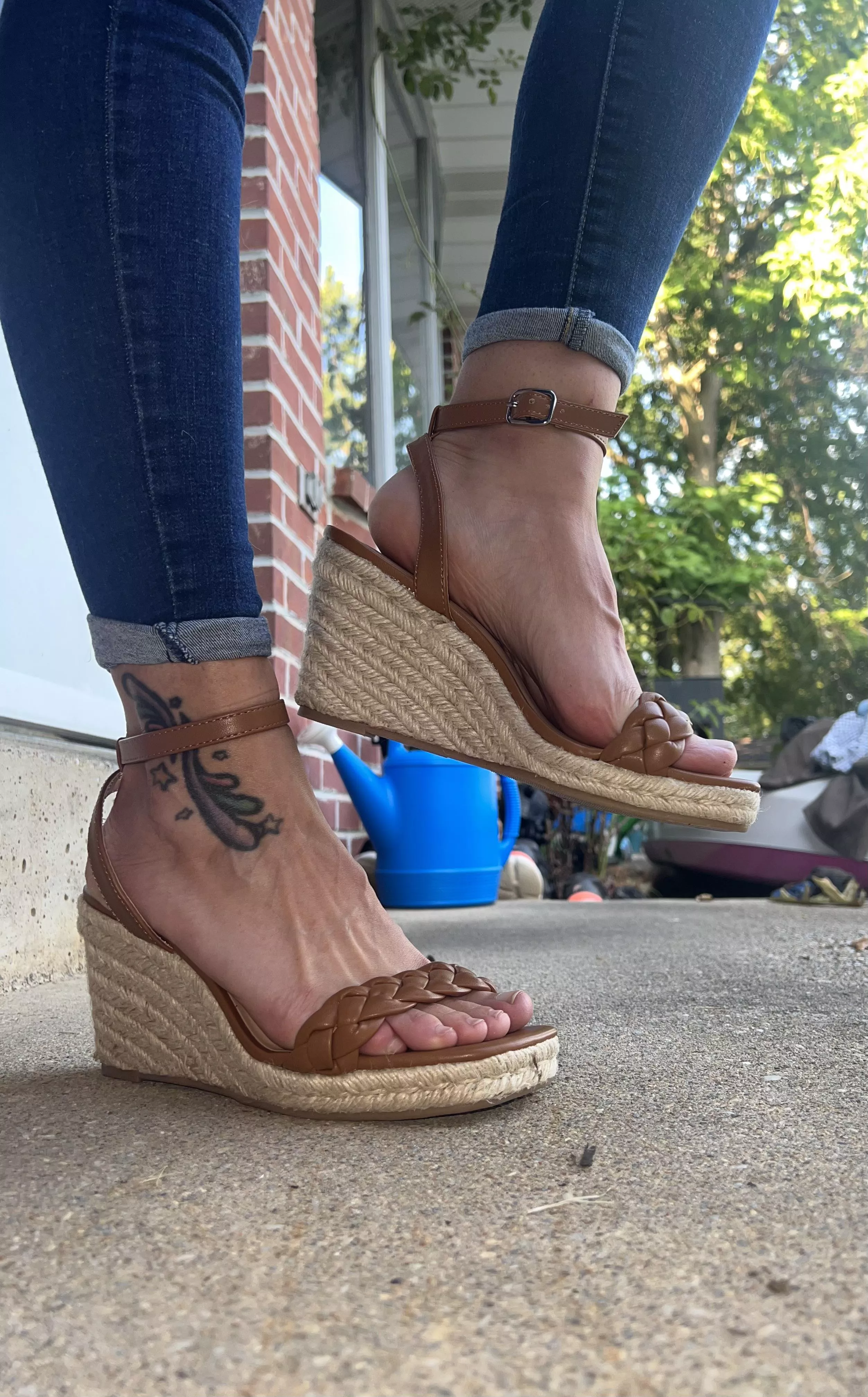 A good wedge can make a gal feel powerful 💕