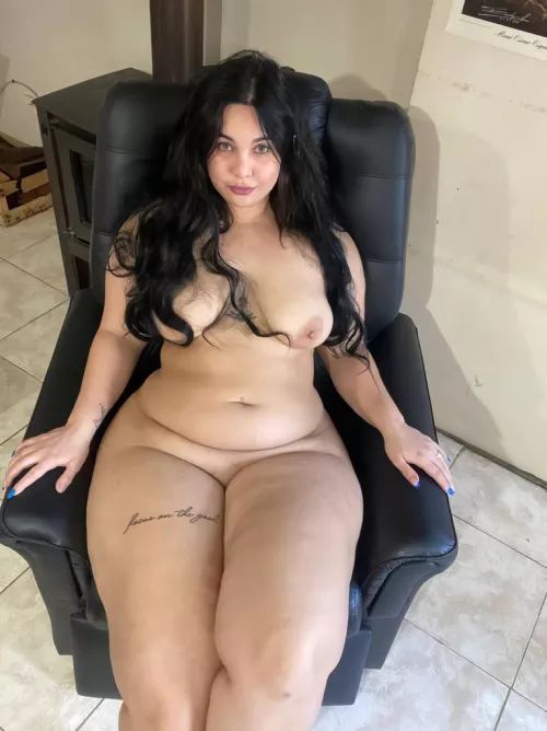 A thick argentinian girl on your timeline