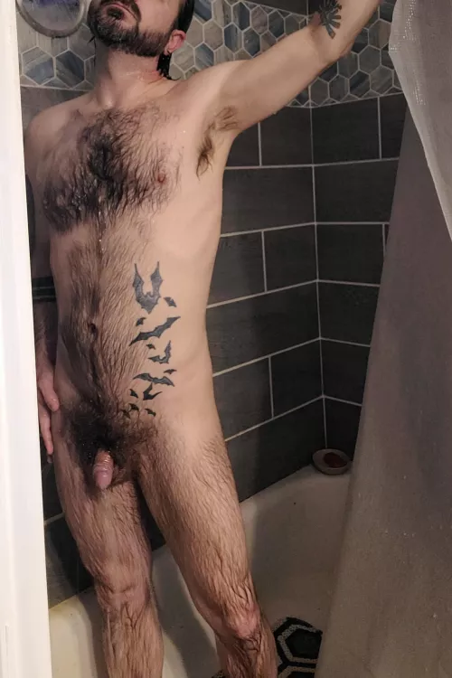 A wet otter is a happy otter!