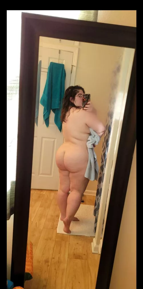 Can you help dry my back?