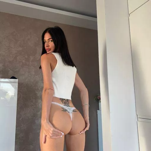 Freshly shaved pussy lips