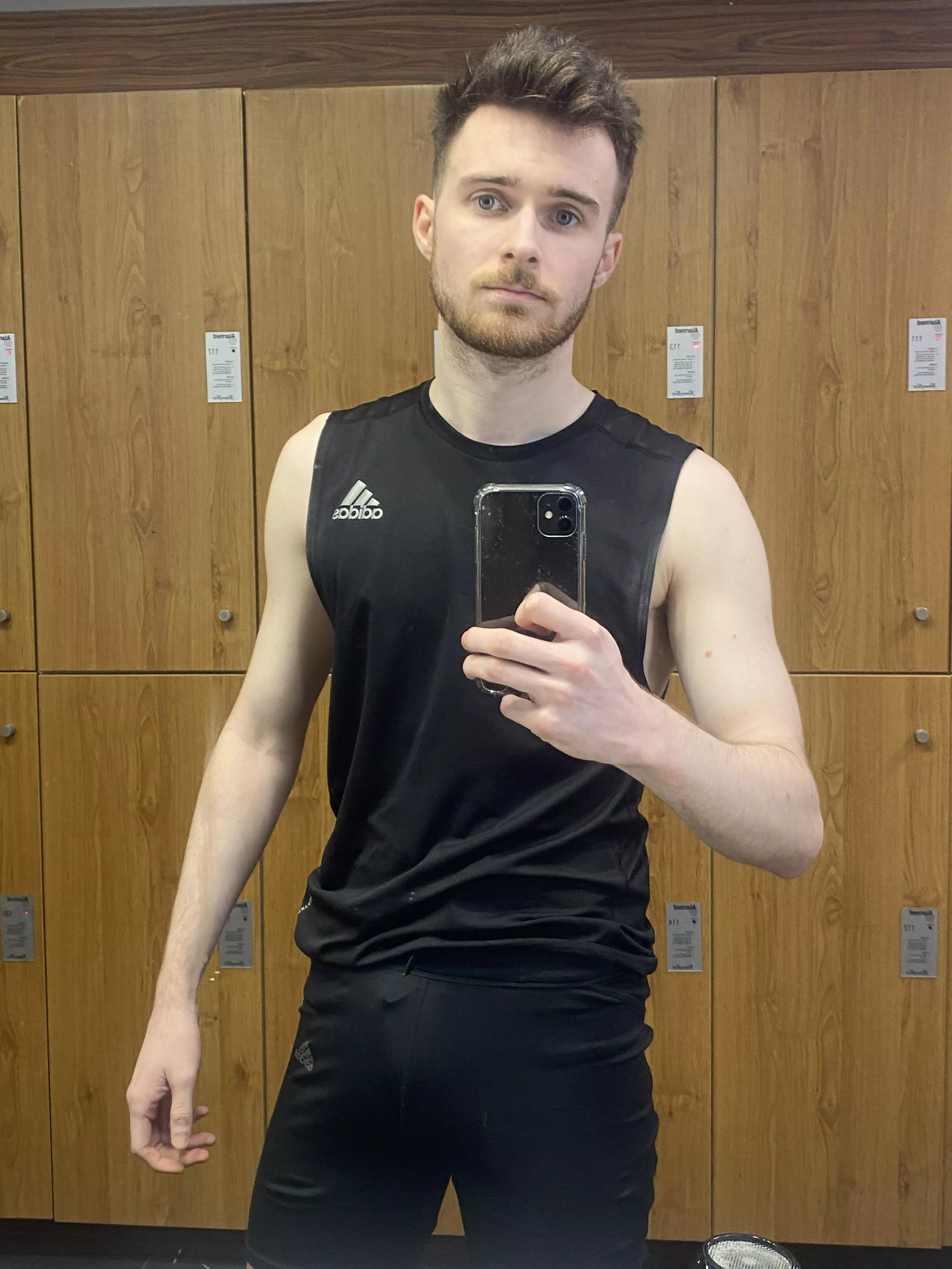 Hi bros! Gym pic from the other day because I’m probably gonna be lazy today… 🫠