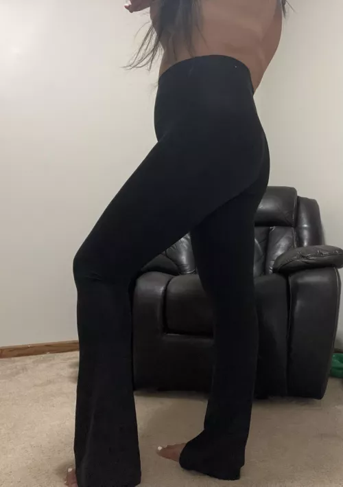 I just love the way these form to my body 🍑😈💦