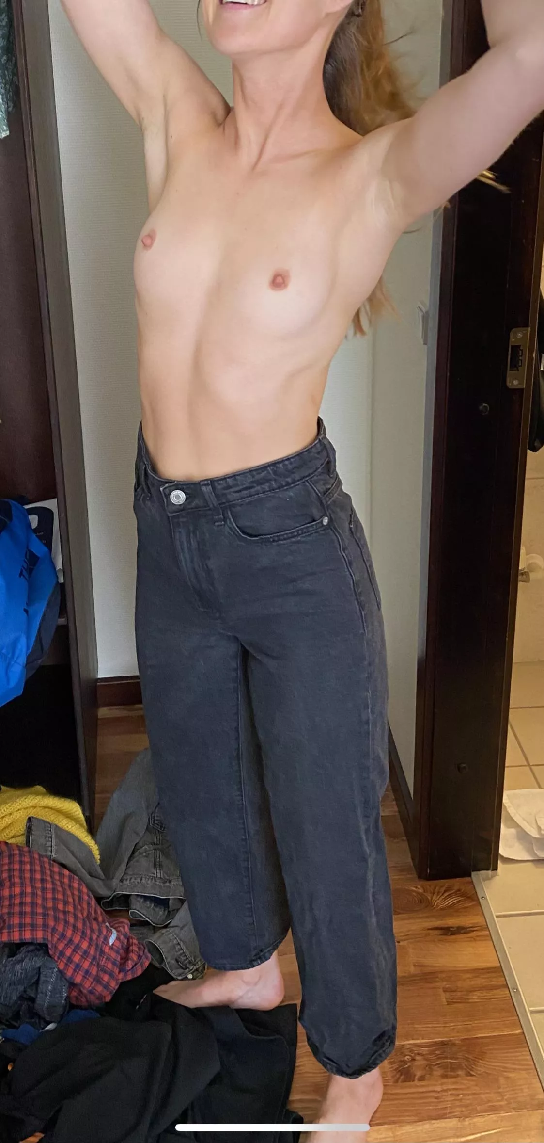 I like black jeans too !