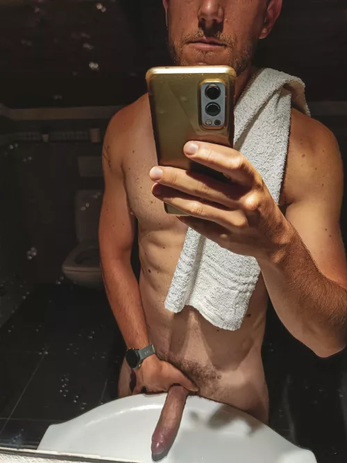 I wonder why people keep staring at me in the gym, any guesses?