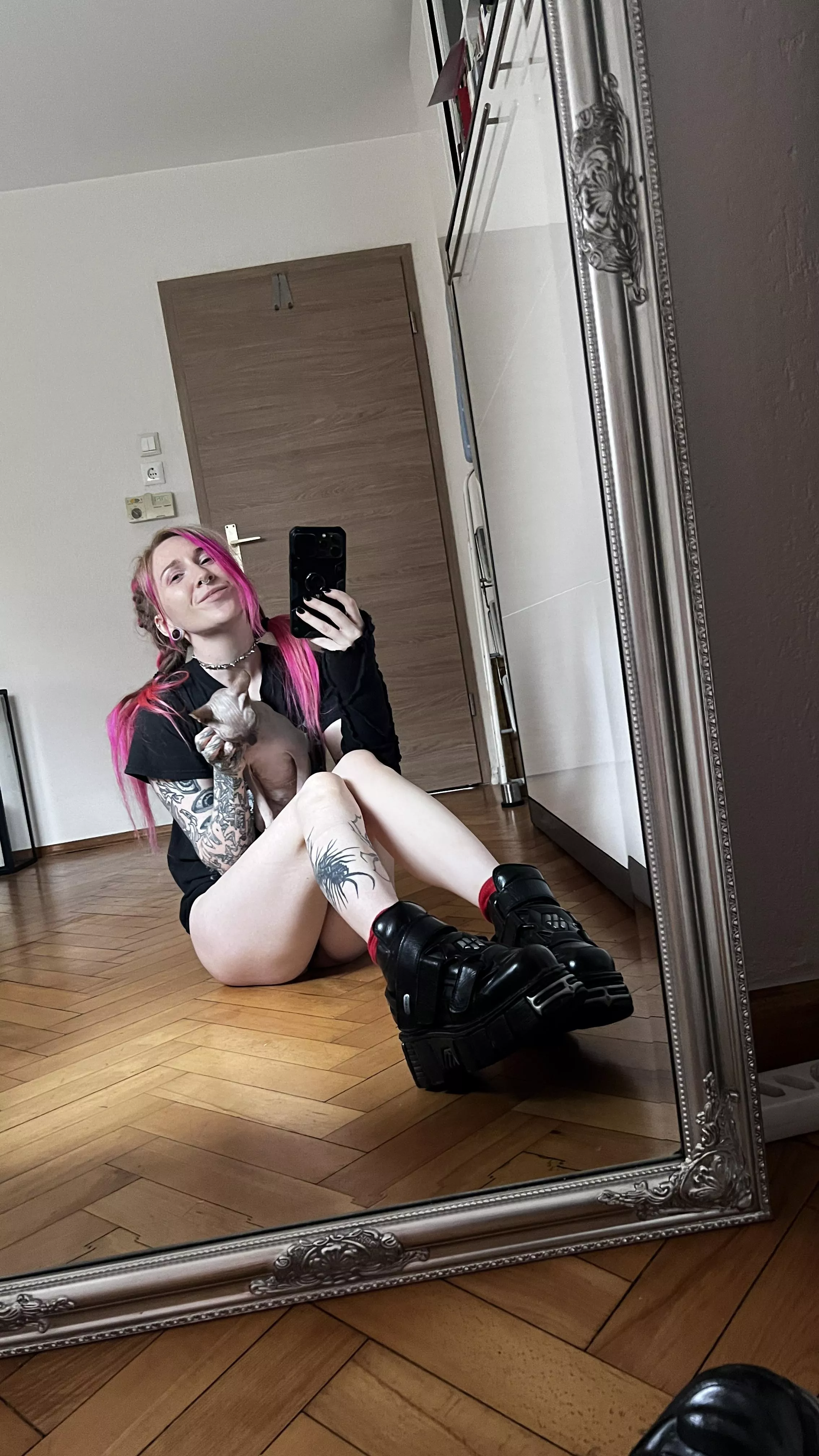 Skulle du runka till mina nakenbilder om jag skickade några till dig?