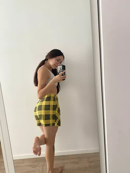 Wanna see what the skirt is hiding?