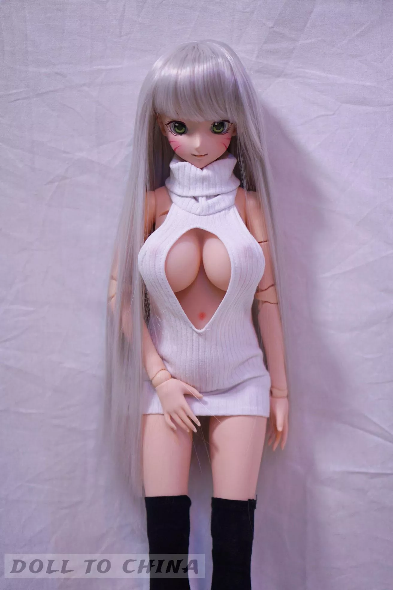 Will this 60cn doll from Six house have a hard time with customs in the USA specifically Missouri or is it illegal?
