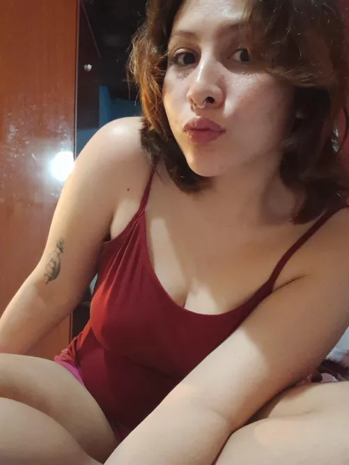 You think my lips are beautiful or na?, here bored lol