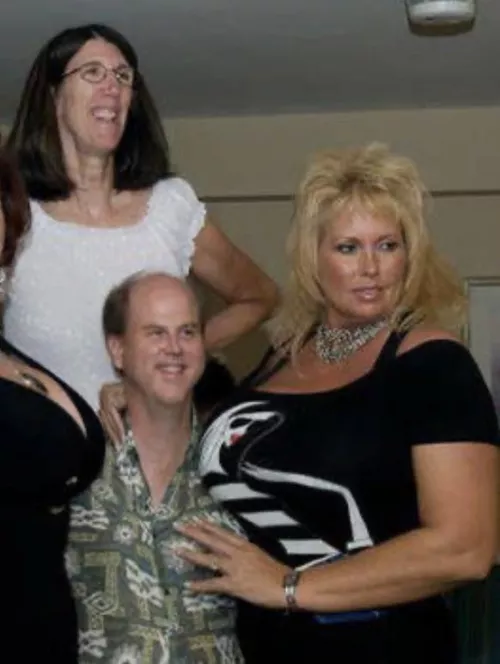 6’3 bunny glamazon being dwarfed by 6’9 kat McIntyre