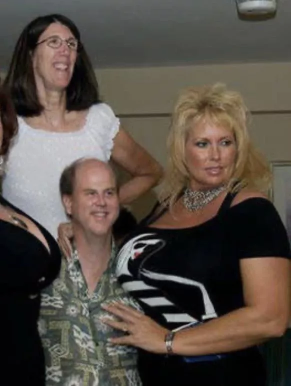 6’3 bunny glamazon being dwarfed by 6’9 kat McIntyre