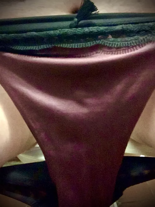Another workday, another pair of knickers 🫦🩷