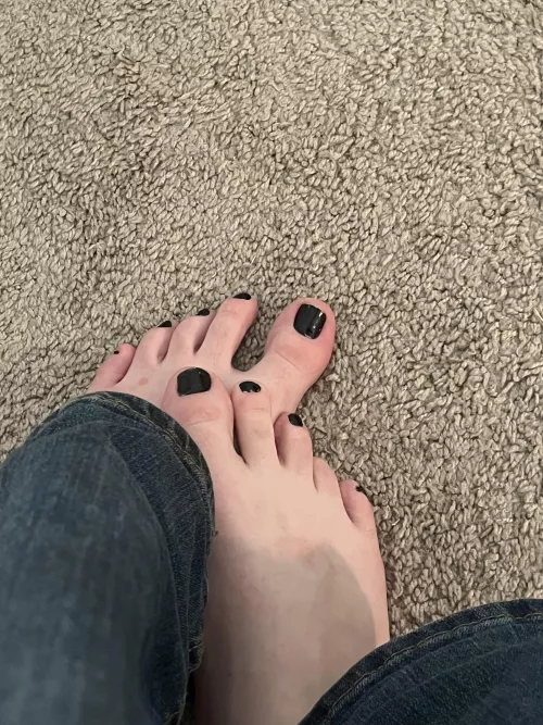 Anyone enjoy blue jean feet?