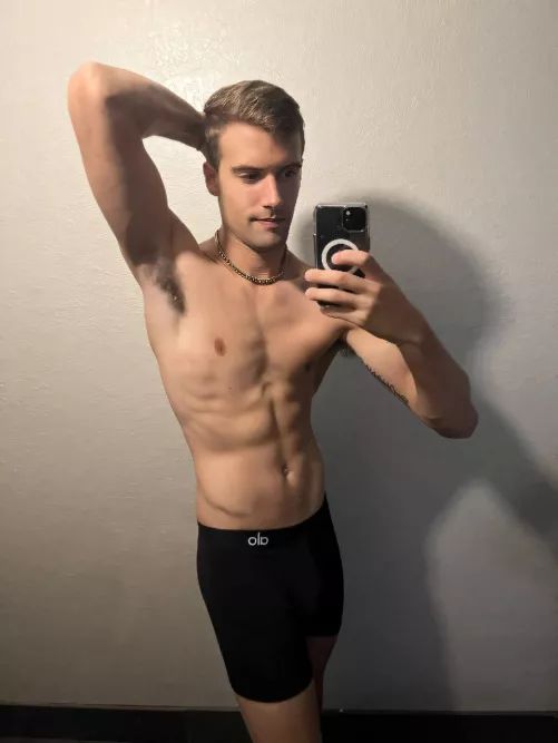 Can you feel the scent of this hairy pit?