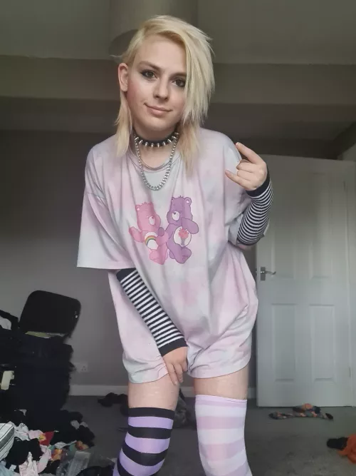 fluffy purple boi :3