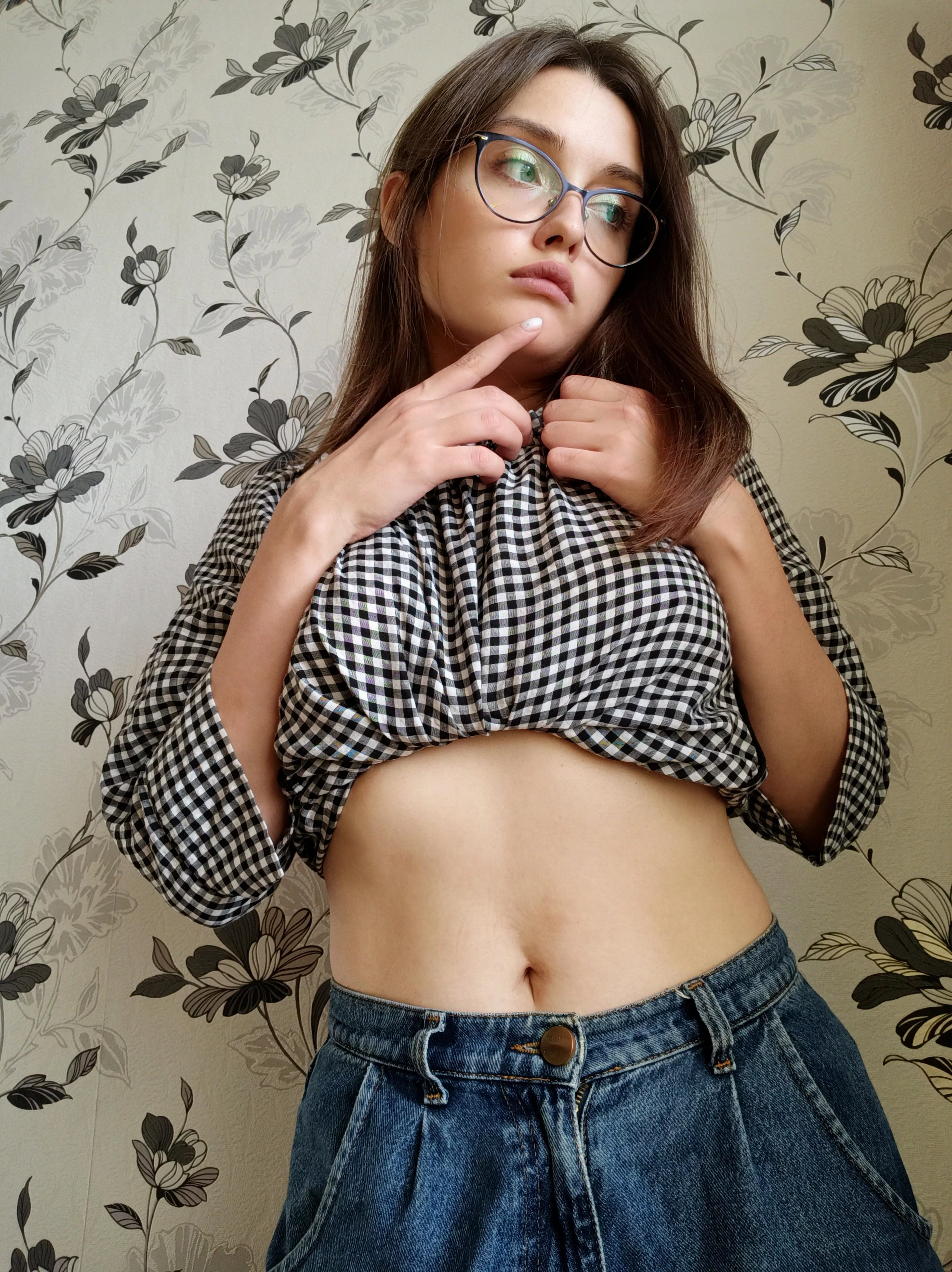 I like to go for a walk in a cropped top, will you join me?