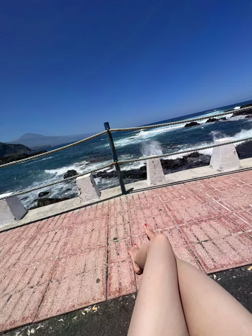 Is there any ass eater that would dare to eat mine?