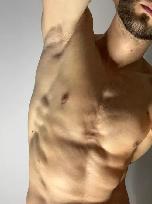 Kiss my armpit please