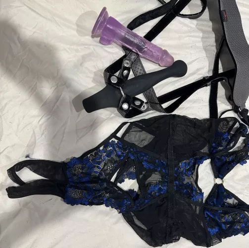 One to get fucked by the other to choke on ;)