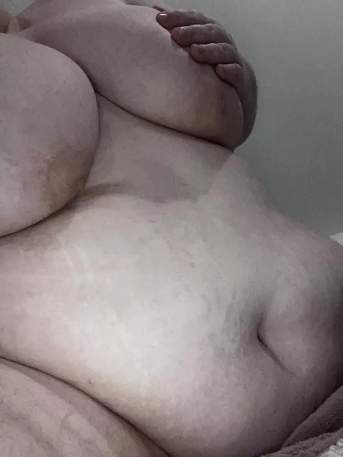 Showing off my big tummy