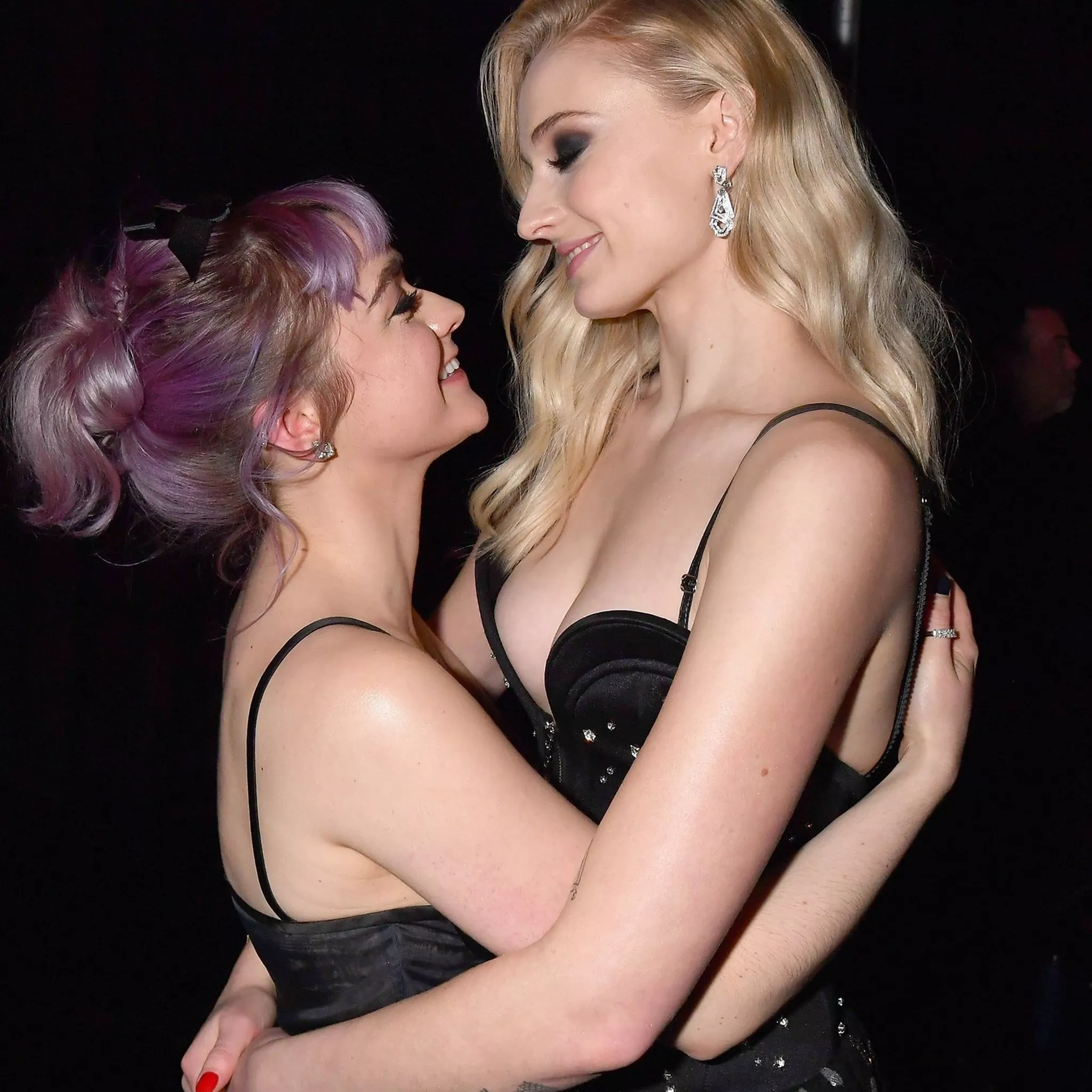 Sophie Turner, maisie williams