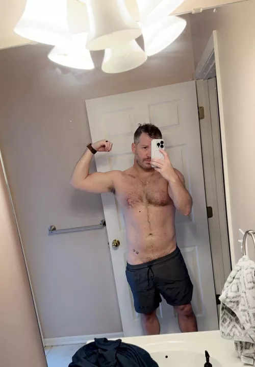 Stereotypical post-gym selfie🤷🏻‍♂️