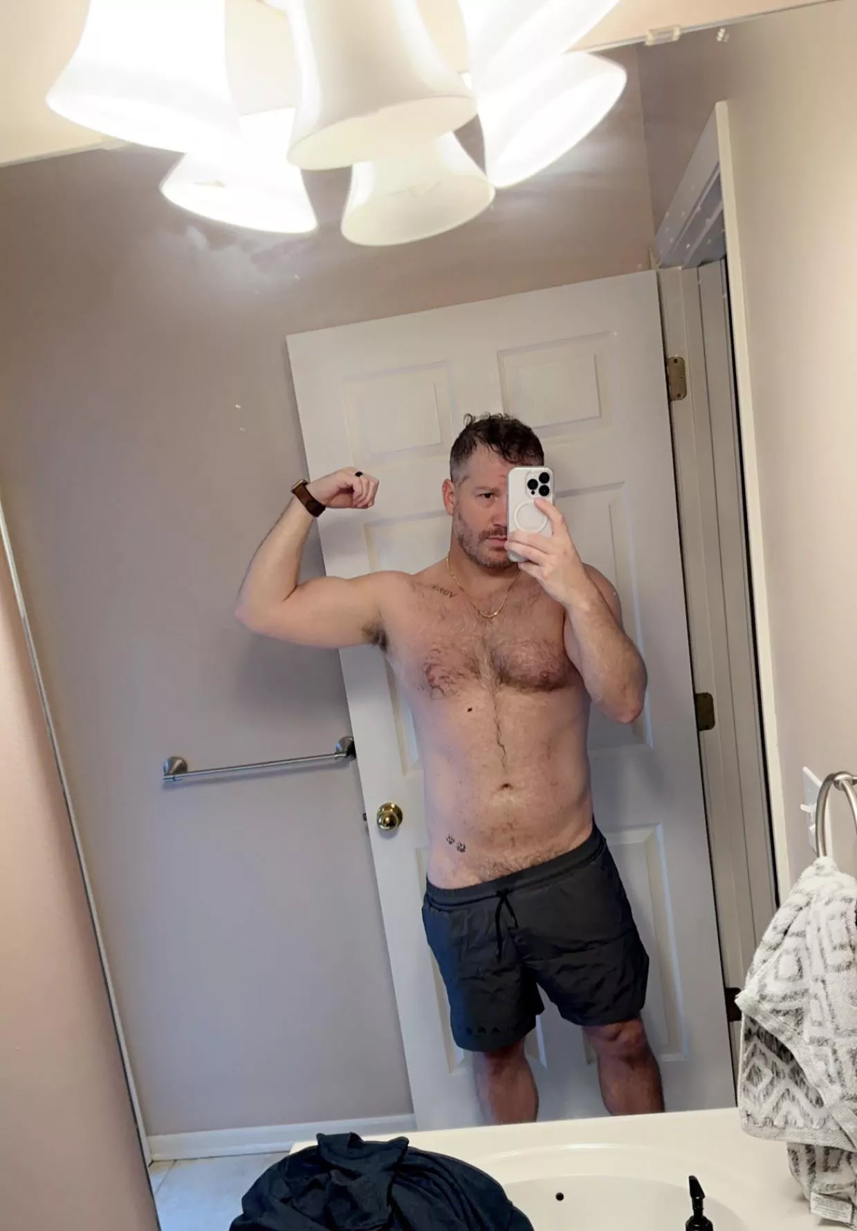 Stereotypical post-gym selfie🤷🏻‍♂️