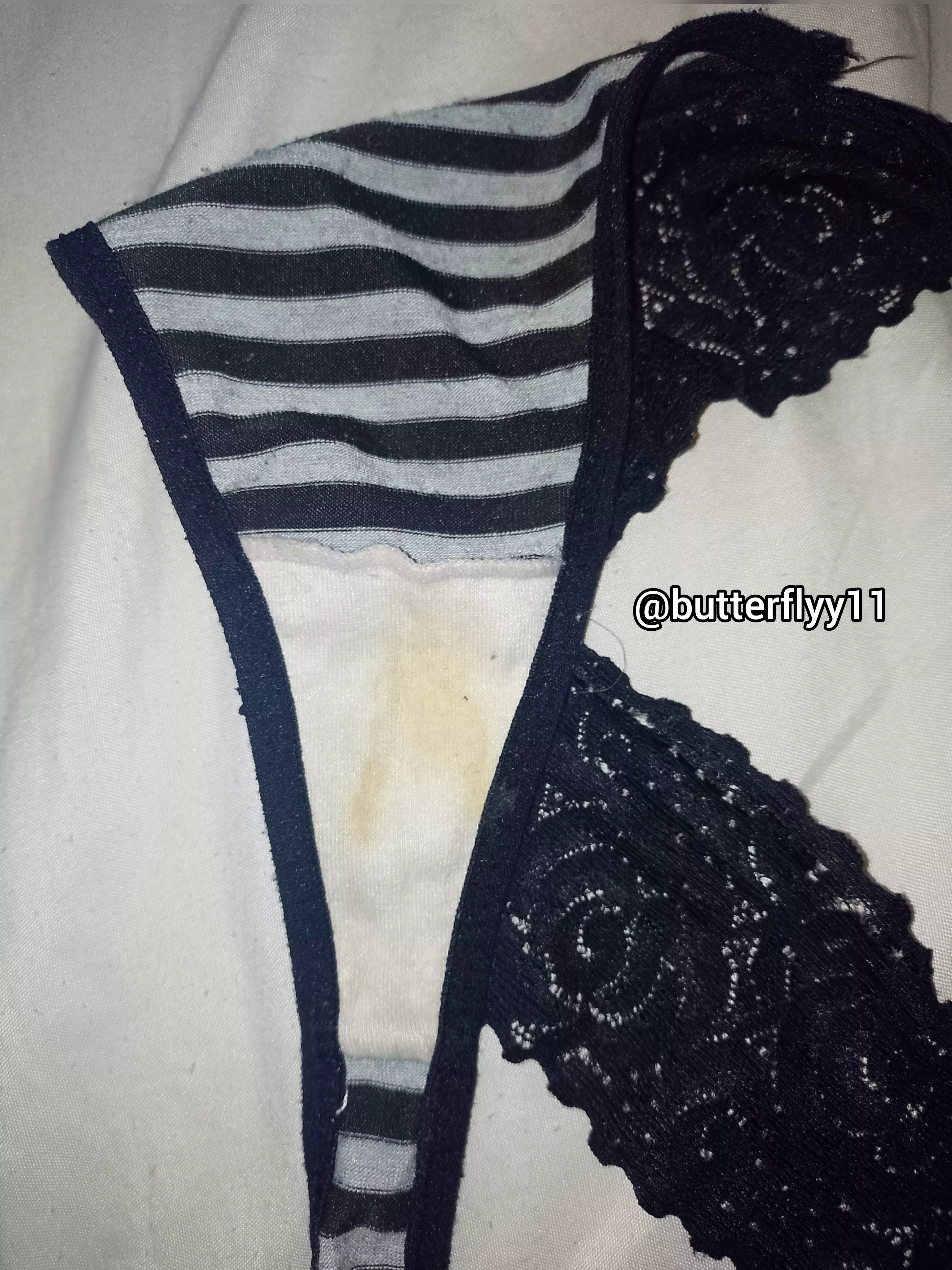 T1his is how my panties remain without washing my pussy for a day