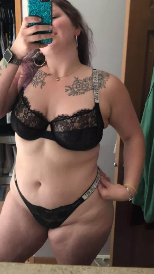 Thicker than a snicker 😏