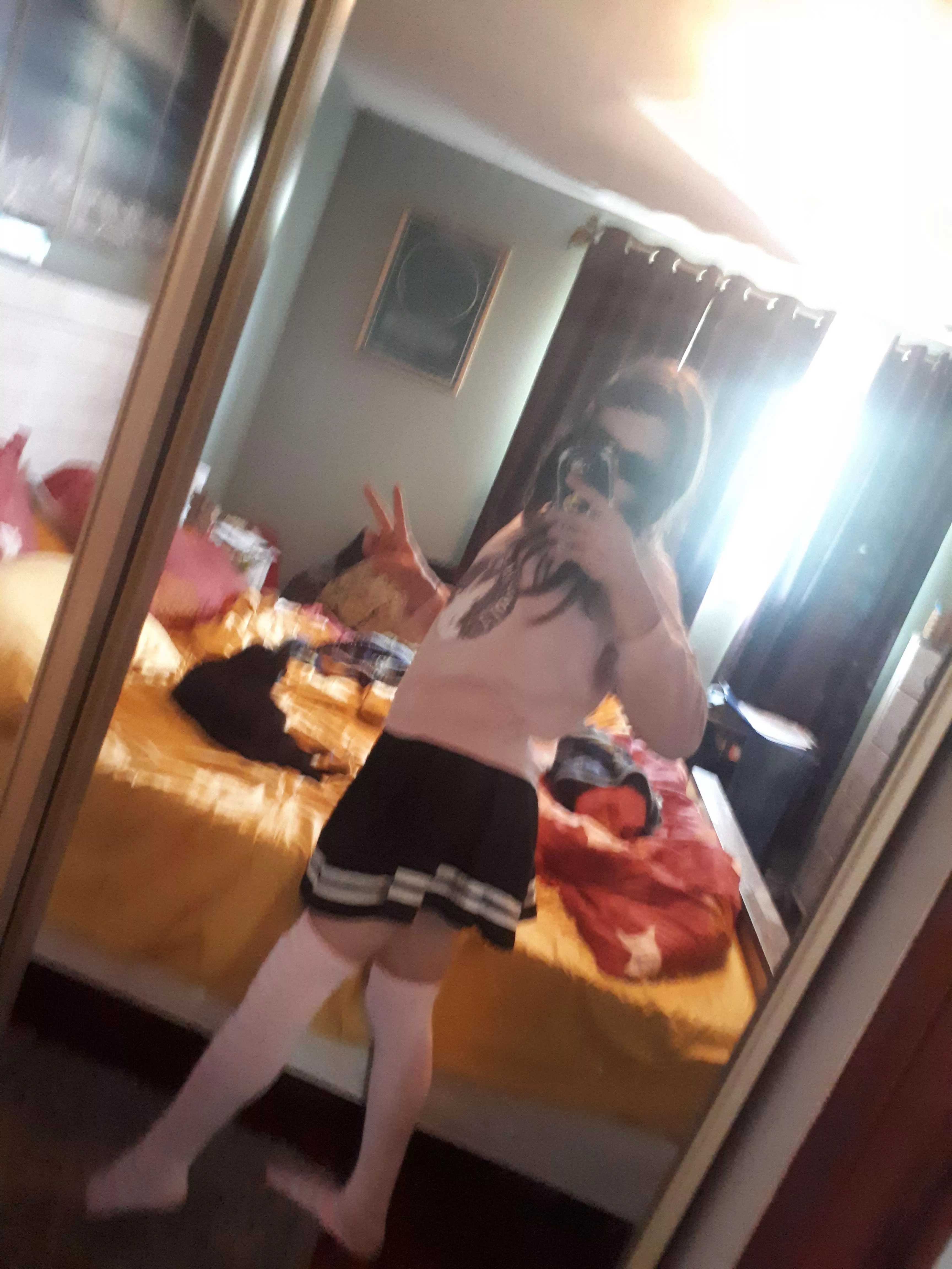 Took a pic a cute outfit (using my phone this time)