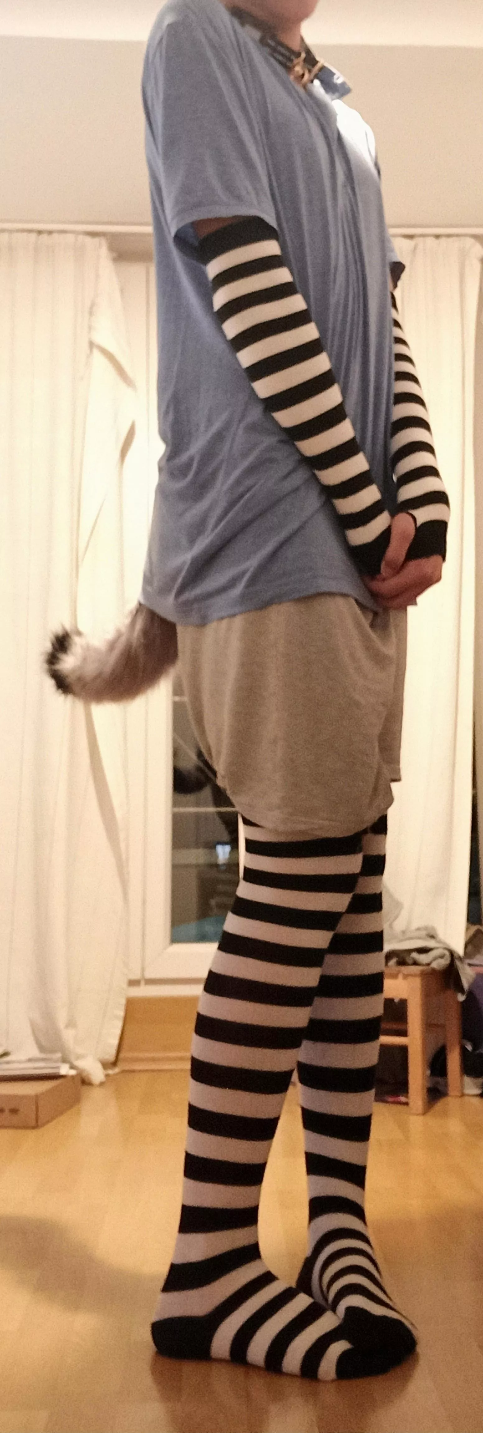 >w< I'm really bad at posing