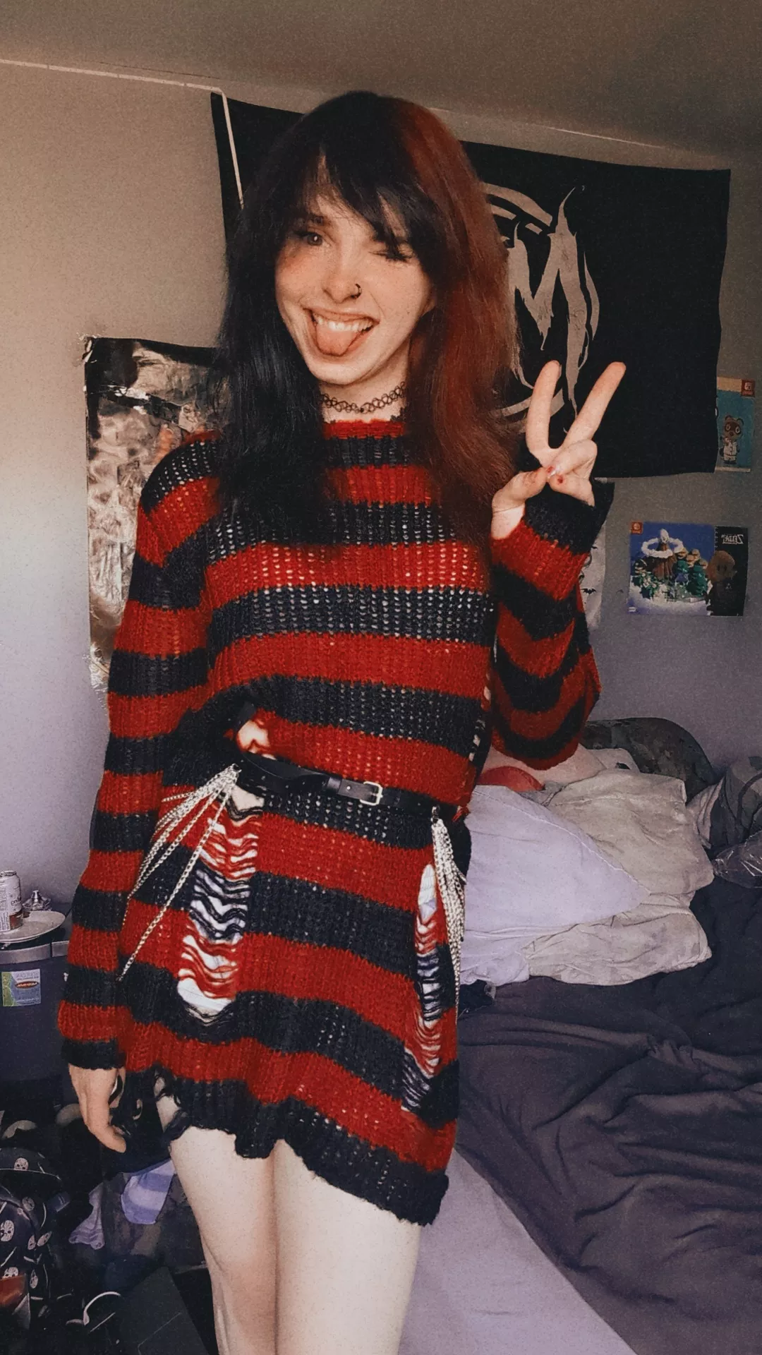 Who wants a hug from the girl of your nightmares?🖤❤️🖤❤️🖤