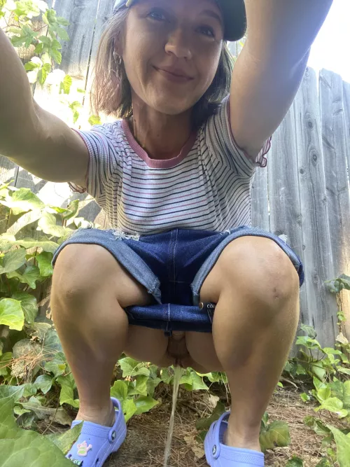 Would you fuck me while I pee