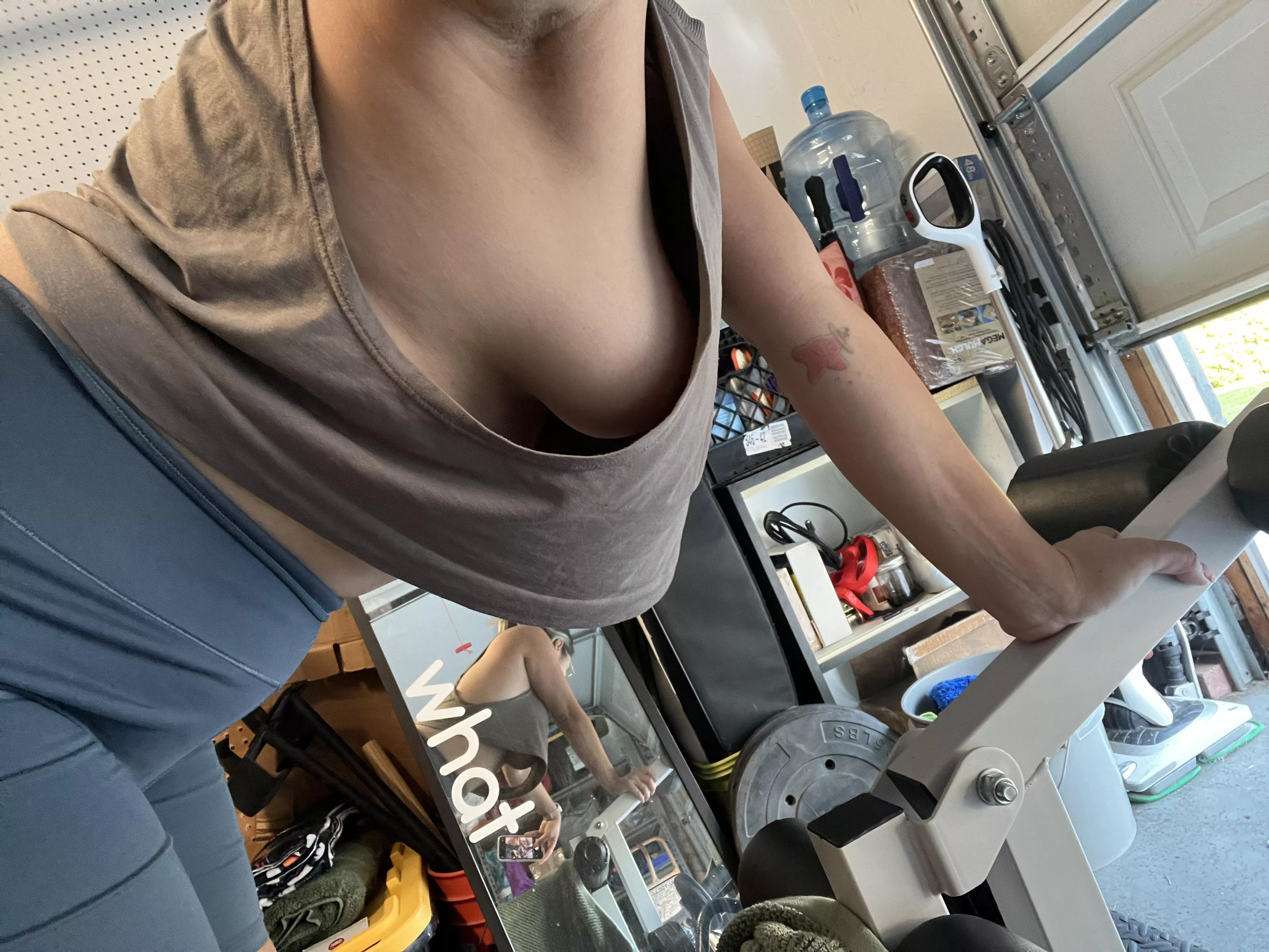 Zoom for the bonus titty 😝