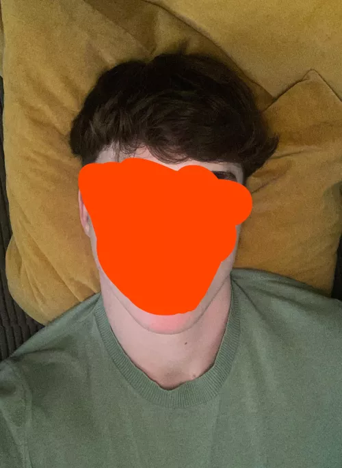 22 hot swimmer, looking for pretty boys who show face @ hungsw1mmerr