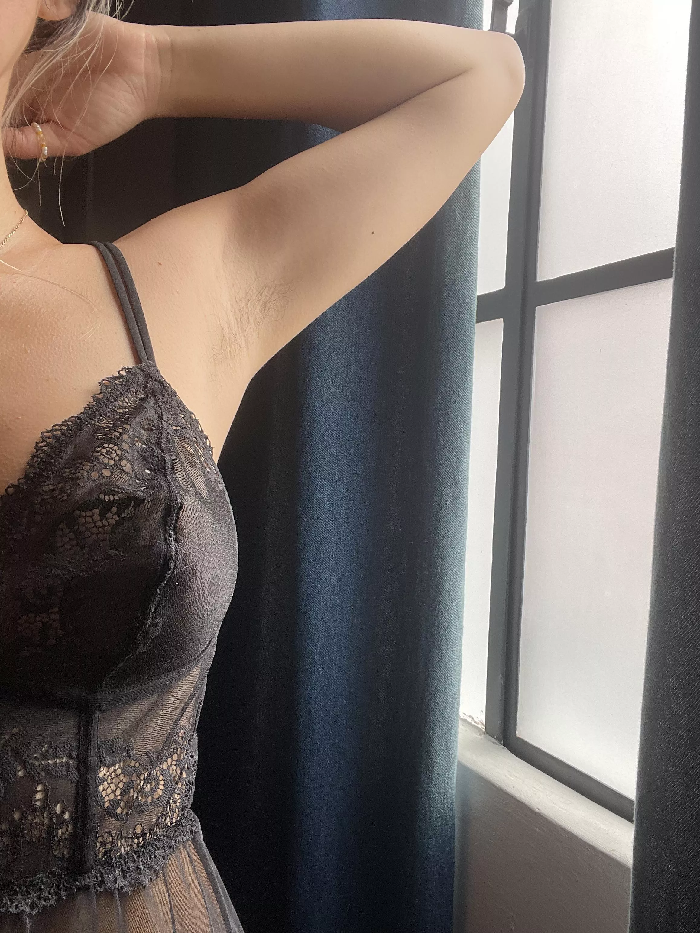 I wanna stay in bed all weekend 😌