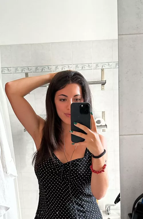 Ready to havee my armpits worshipped F19