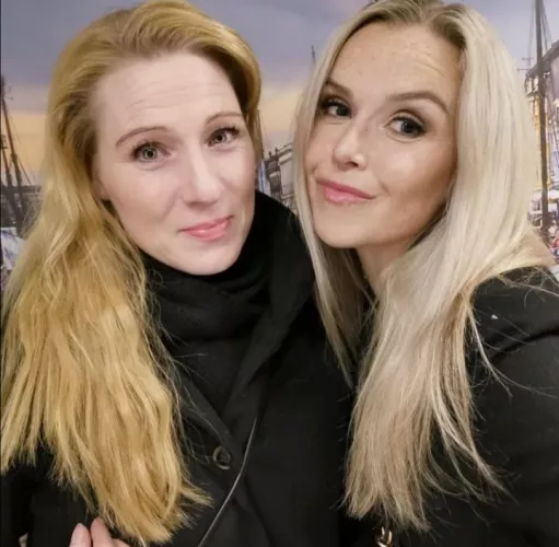 Slighly red or blonde?