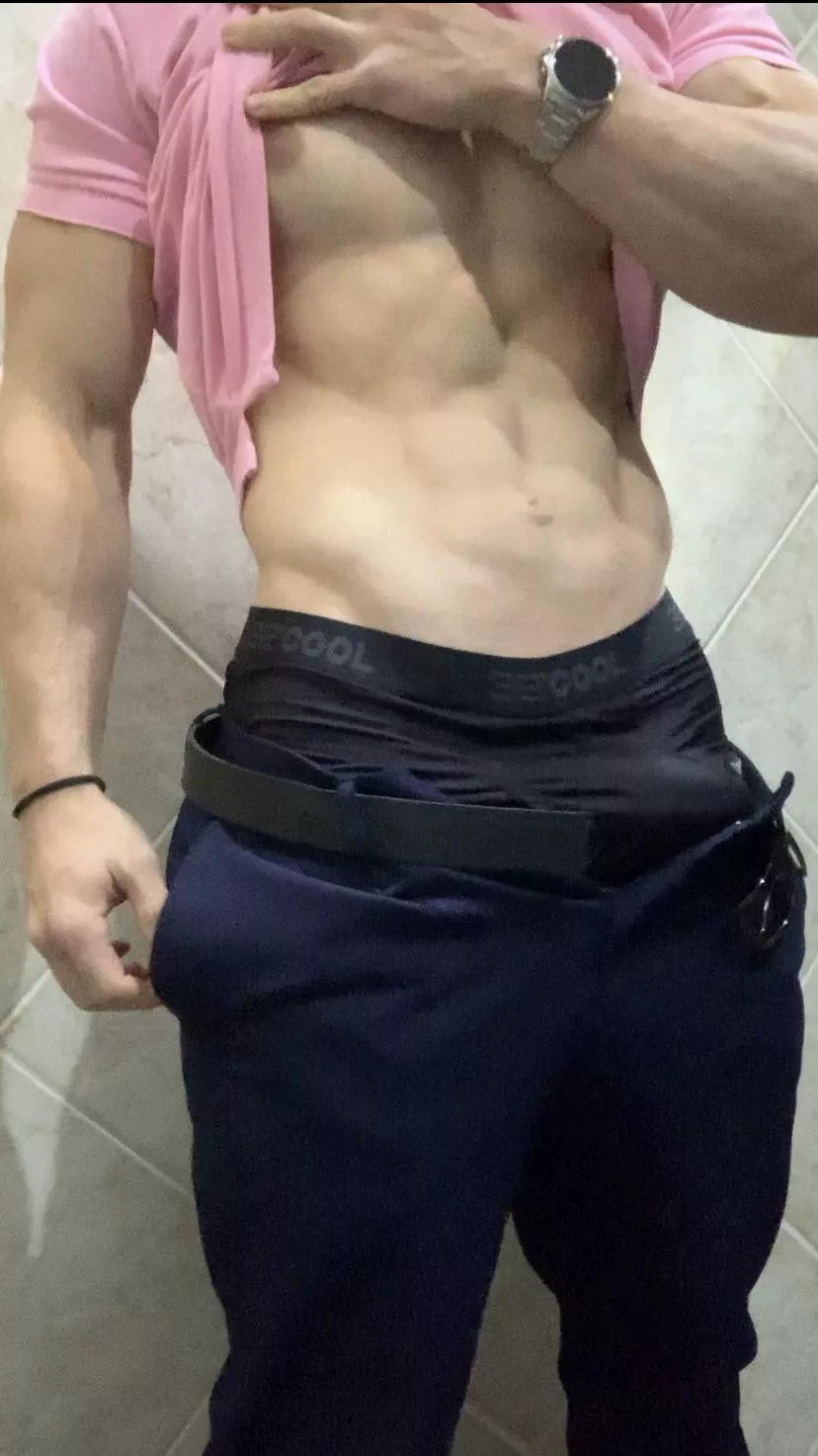 Training abs tonight 🔪