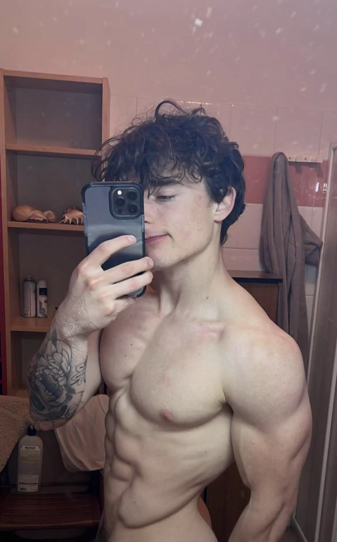 Who wants to fuck this sweet face