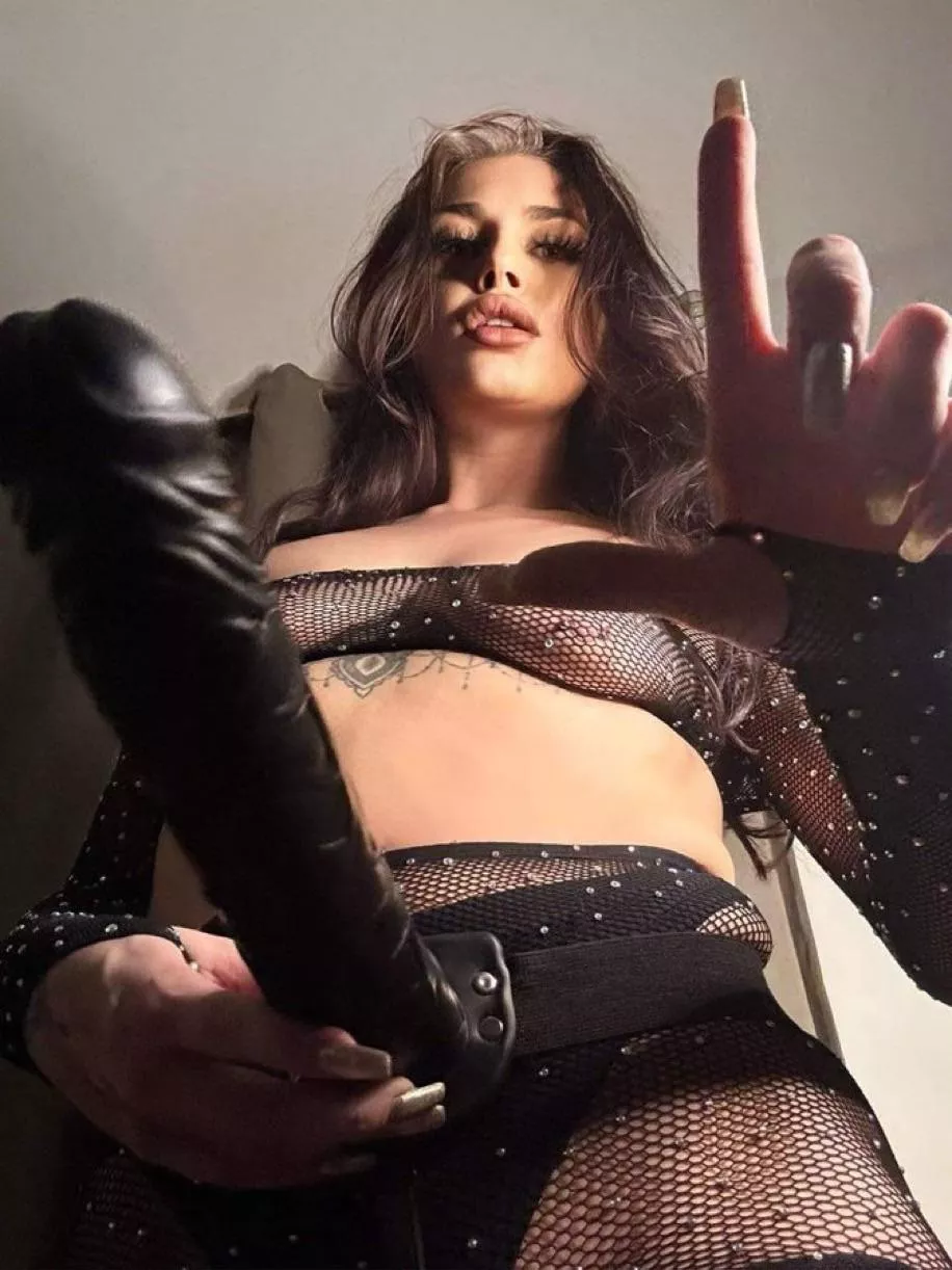 Will you be a obedient toy to mommy