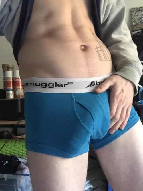 Would you stare if you walked in on me changing? 👀