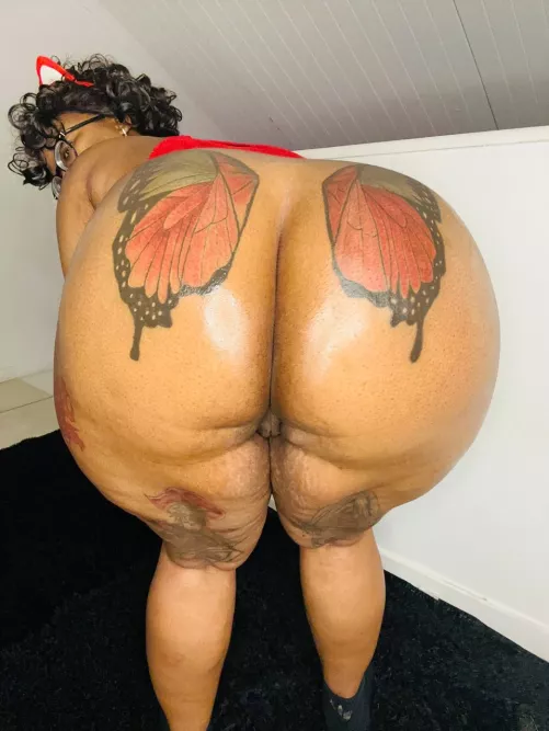 Can I sit it on you daddy