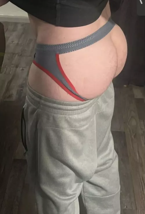 Cuddle my ass and watch a movie?