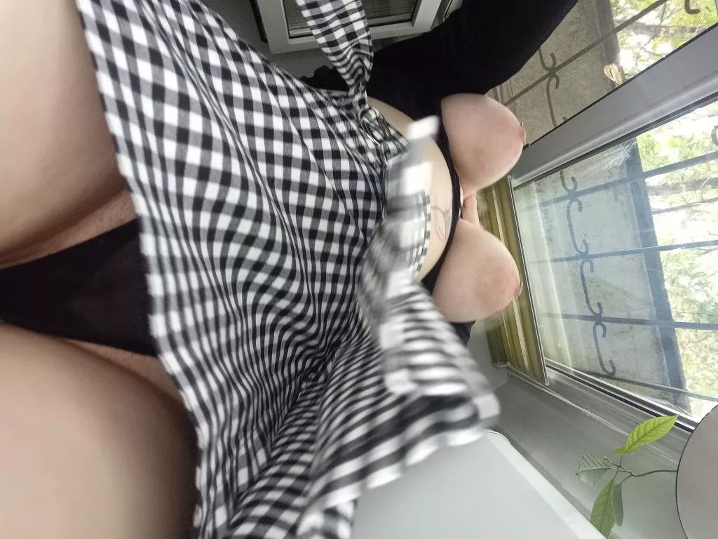 For the saggy tits fans