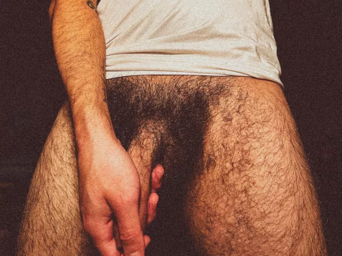 Haven’t trimmed in months.. Forgot how hairy it gets 😅