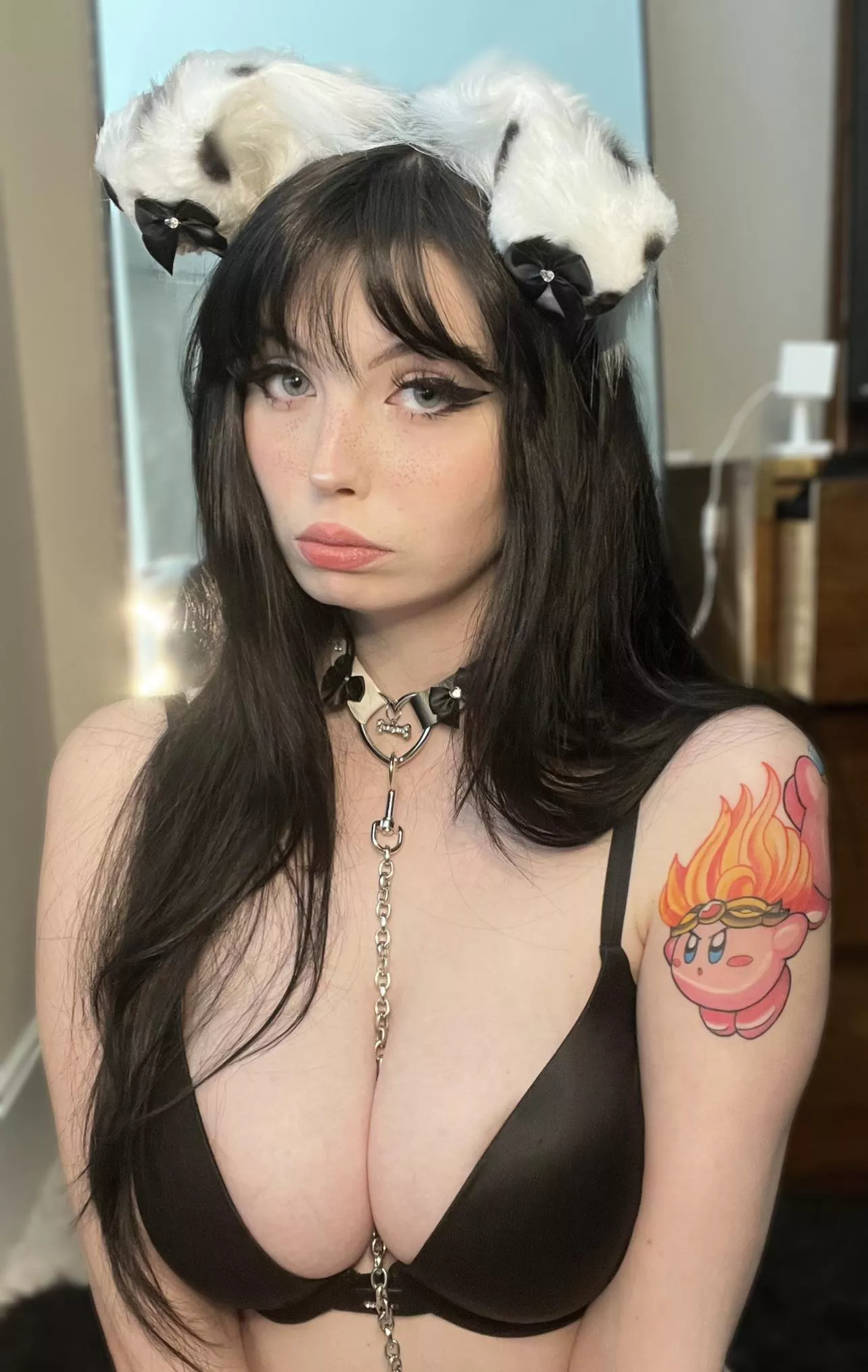 hold onto my leash 🦴🐶