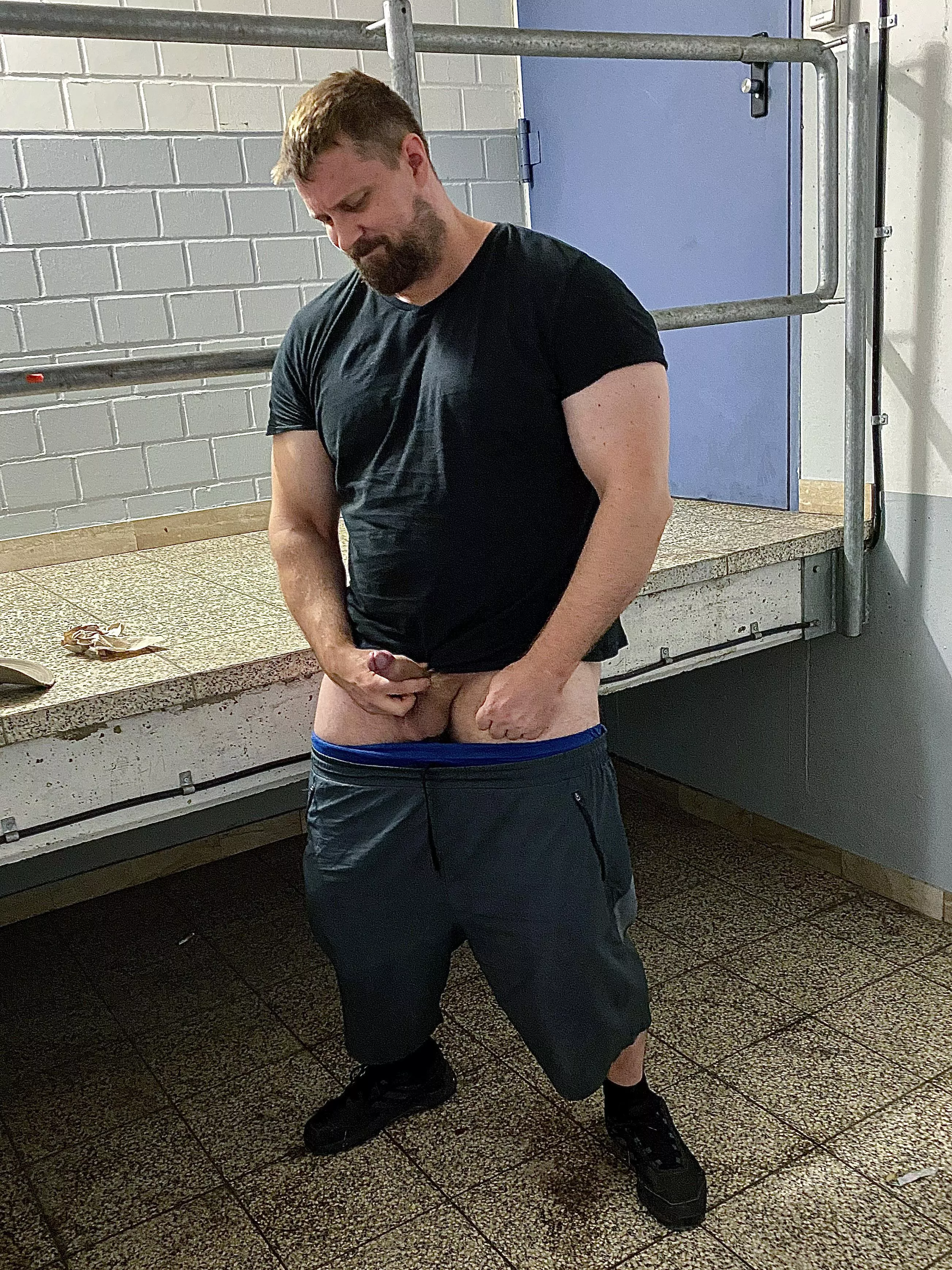 I don’t know how it’s with you guys… but boiler rooms always make me a hot 🥵