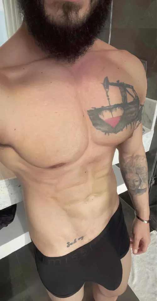 I get so much attention on the locker room, i start getting hard!