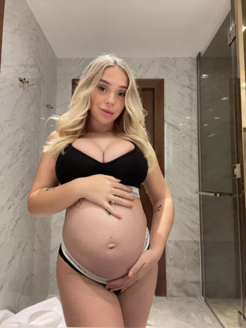 Wanna see my pregnant body naked?